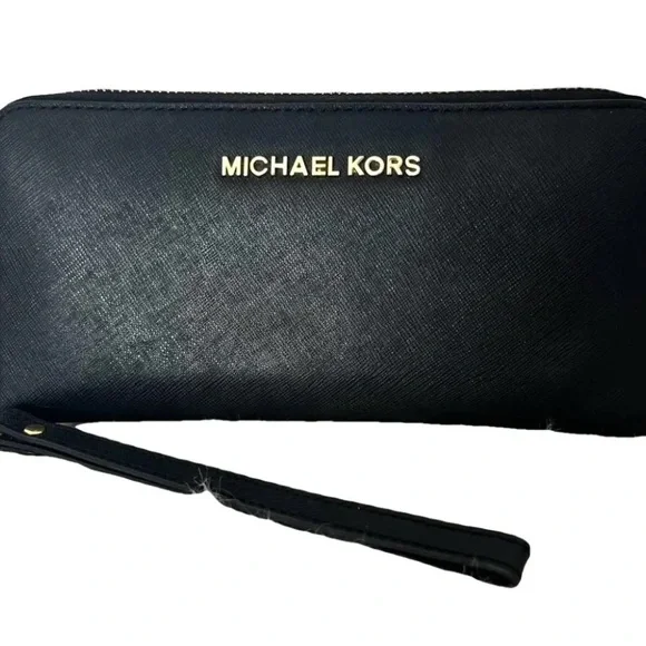 Michael Kors Women Black Wallet
Leather Wristlet Standard Size - Picture 6 of 8